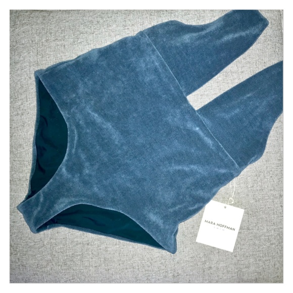 SOLD ON AKZNYC - Picture 3 of 8